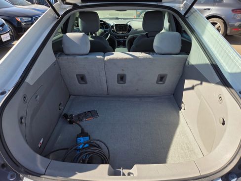 Used 2016 Chevrolet Volt LT w/ Comfort Package FWD image 12