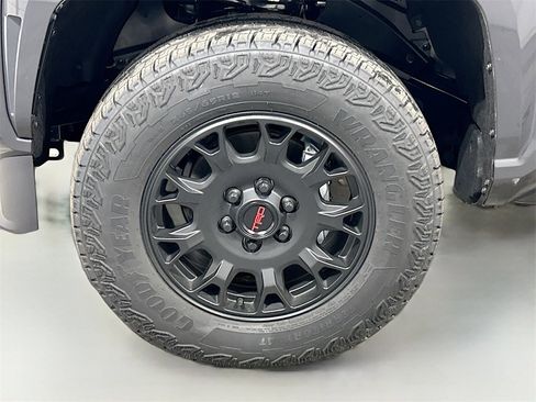 Used 2026 Toyota Tacoma TRD Sport image 9