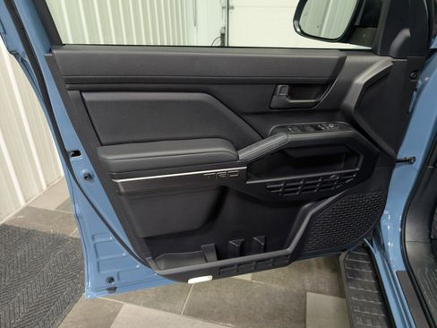 Used 2025 Toyota 4Runner TRD Off-Road image 12