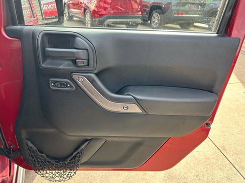 Used 2013 Jeep Wrangler Unlimited Sport AWD/4WD image 16