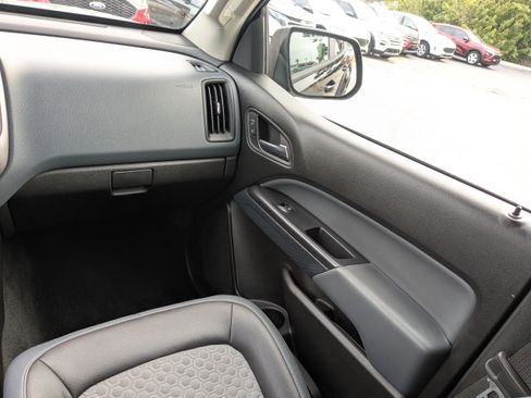 Used 2018 Chevrolet Colorado Z71 image 18