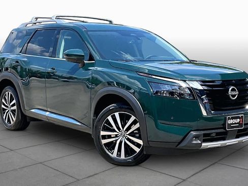Certified 2025 Nissan Pathfinder Platinum w/ Cargo Package FWD image 3