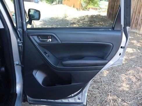 Used 2015 Subaru Forester 2.5i Limited AWD/4WD image 25