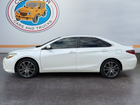 Used 2016 Toyota Camry SE FWD image 3