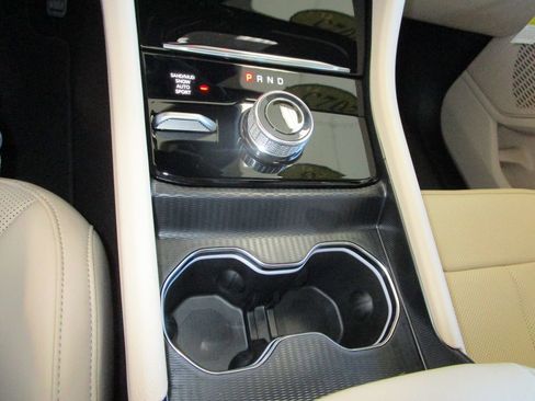 New 2025 Jeep Grand Cherokee L Limited w/ Luxury Tech Group II image 40