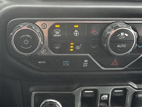 Certified 2022 Jeep Wrangler Unlimited Sahara w/ Cold Weather Group image 29