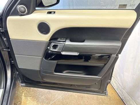 Used 2021 Land Rover Range Rover Sport HST image 30