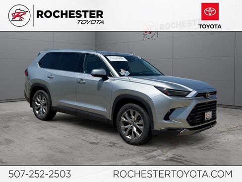 Certified 2024 Toyota Grand Highlander AWD image 1