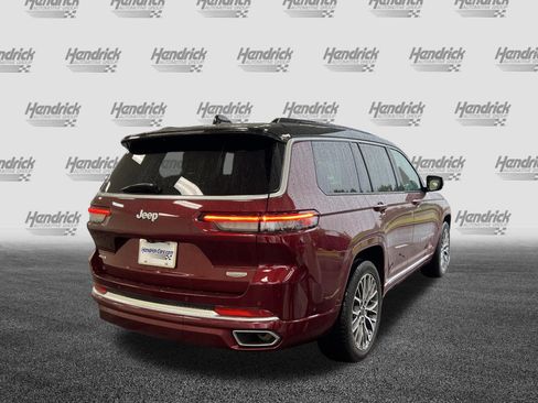 Used 2024 Jeep Grand Cherokee L Summit AWD/4WD image 10
