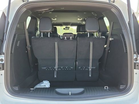 New 2026 Chrysler Pacifica Select image 8