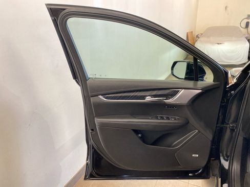 Used 2020 Cadillac XT6 Premium Luxury image 16