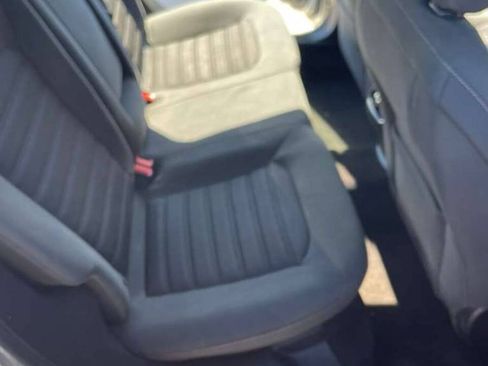Used 2019 Ford Fusion SE FWD image 9