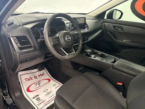 Used 2024 Nissan Rogue S FWD image 11