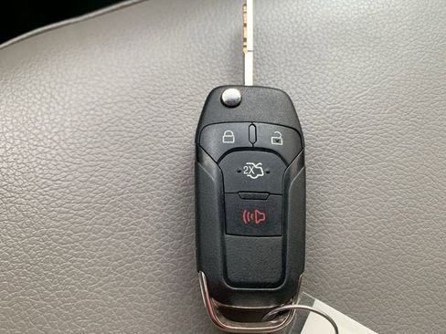 Used 2019 Ford F250 XL w/ Power Equipment Group AWD/4WD image 9