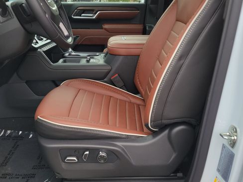New 2026 GMC Sierra 3500 Denali Ultimate AWD/4WD image 6