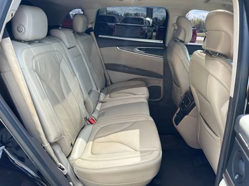 Used 2016 Lincoln MKX Reserve w/ Technology Package FWD image 38