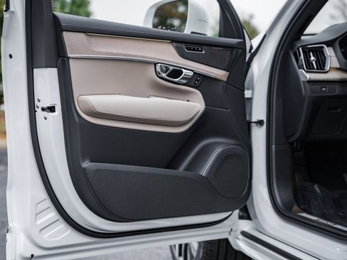 New 2026 Volvo XC90 B6 Ultra image 38