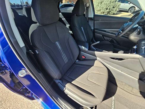 Used 2024 Hyundai Elantra SEL FWD image 12