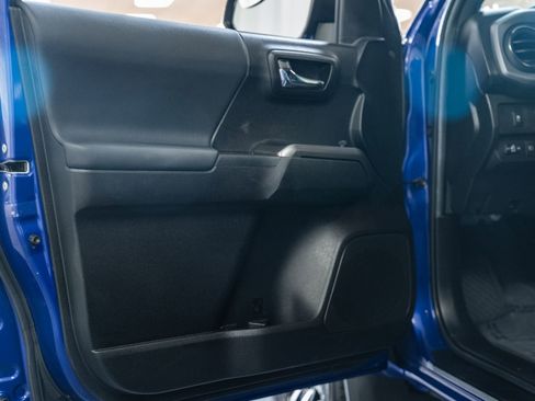 Used 2022 Toyota Tacoma TRD Sport image 42