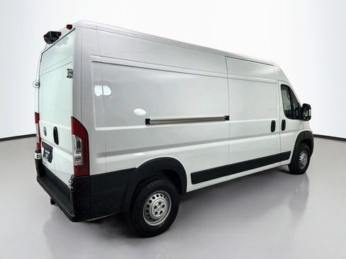 Used 2024 RAM ProMaster 2500 w/ Convenience Group FWD image 7