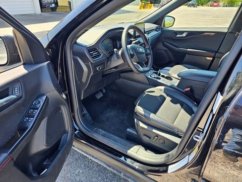 Used 2025 Ford Escape ST-Line AWD/4WD image 10