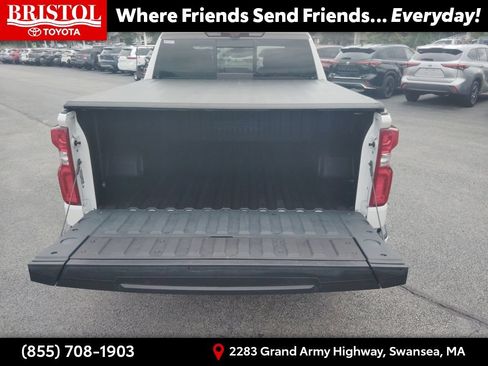 Used 2024 Chevrolet Silverado 1500 High Country w/ Technology Package AWD/4WD image 31