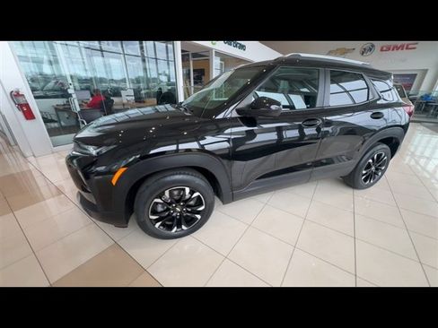 Certified 2022 Chevrolet TrailBlazer LT w/ Convenience Package FWD image 4