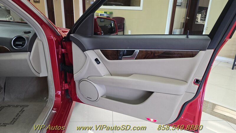 Used 2014 Mercedes-Benz C 250 Sedan image 12