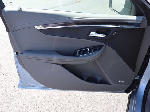 Used 2014 Chevrolet Impala LT FWD image 27