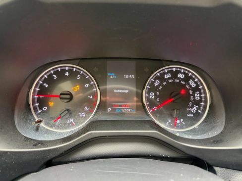 Used 2020 Toyota RAV4 XLE Premium FWD image 19