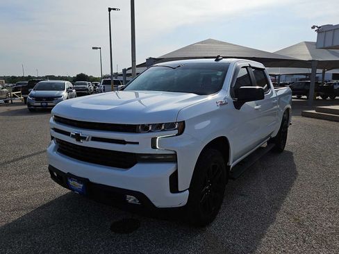 Used 2021 Chevrolet Silverado 1500 RST w/ LPO, Blackout Package AWD/4WD image 4