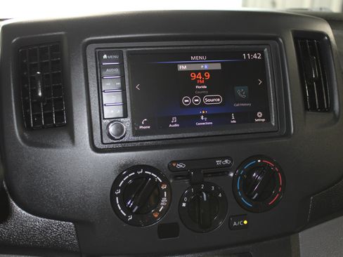 Used 2020 Nissan NV200 S FWD image 14