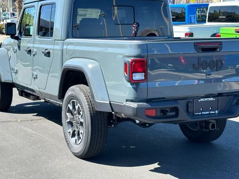 New 2026 Jeep Gladiator Sport AWD/4WD image 5