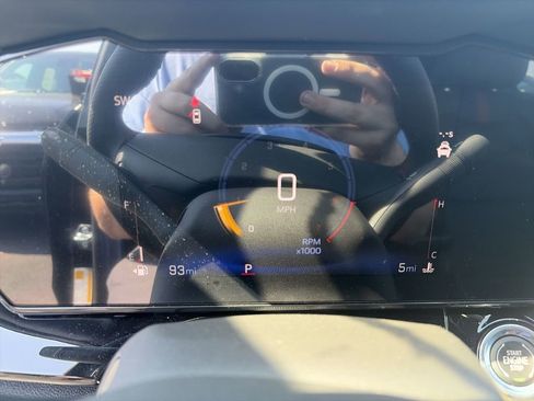 New 2026 Chevrolet Trax RS w/ Sunroof Package image 21