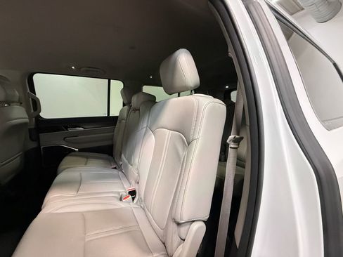 Used 2024 Jeep Wagoneer L Series II w/ Flexible Seating Group AWD/4WD image 48