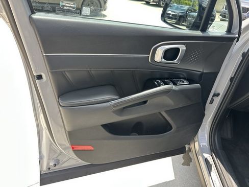 Used 2022 Kia Sorento SX FWD image 11