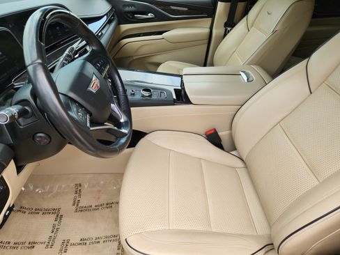 Used 2022 Cadillac Escalade Premium Luxury RWD image 29
