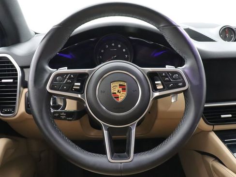 Used 2020 Porsche Cayenne AWD/4WD image 18