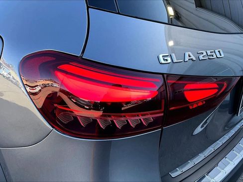 Used 2025 Mercedes-Benz GLA 250 image 28