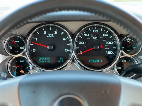 Used 2011 Chevrolet Silverado 2500 LT AWD/4WD image 14
