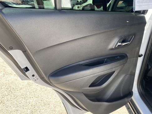 Used 2017 Chevrolet Trax LS FWD image 13