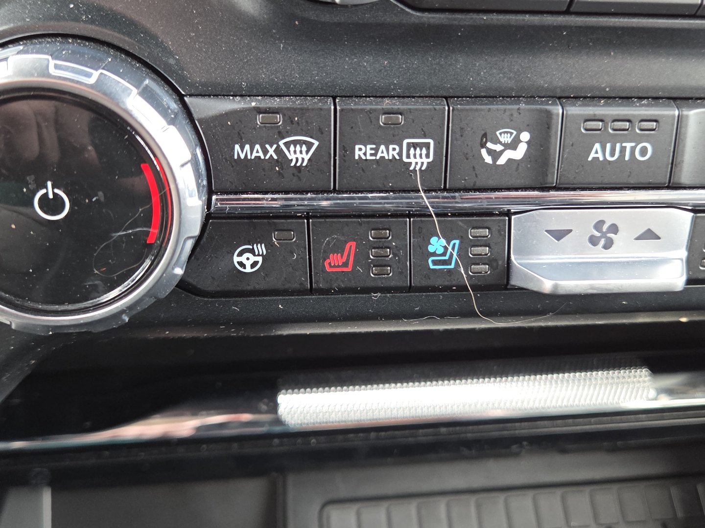 Used 2025 Ford F150 Lariat w/ Equipment Group 502A High AWD/4WD image 7