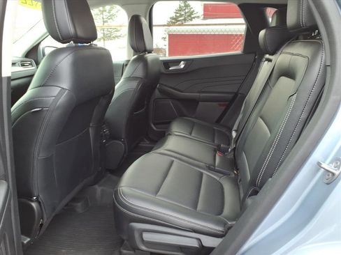 Certified 2022 Ford Escape Titanium image 11