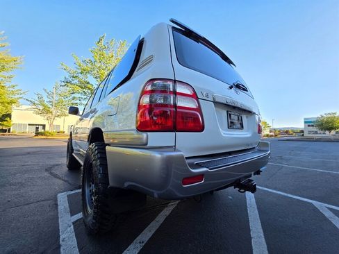 Used 2003 Toyota Land Cruiser w/ Convenience Pkg AWD/4WD image 11
