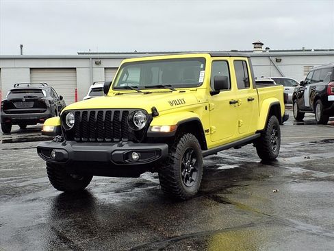 Used 2023 Jeep Gladiator Willys image 2