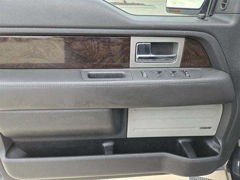 Used 2014 Ford F150 Platinum image 28