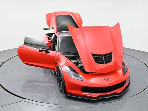 Used 2015 Chevrolet Corvette Z06 w/ 3LZ Preferred Equipment Group RWD image 47