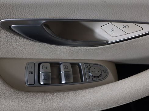 Used 2022 Mercedes-Benz E 350 4MATIC Sedan w/ Driver Assistance Package image 37