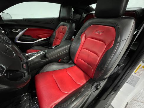 Used 2018 Chevrolet Camaro SS RWD image 14
