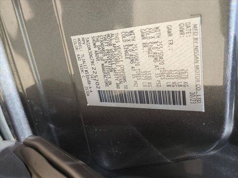Used 2024 Nissan Pathfinder Platinum w/ Black Appearance Package FWD image 15